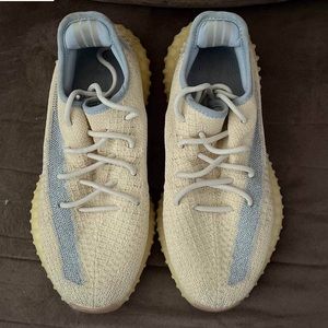 Yeezy 350 “Linen” size 7.5
